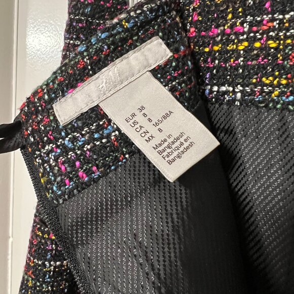 H&M multicolor on black tweed mini skirt, size 8 (medium) - Picture 5 of 5